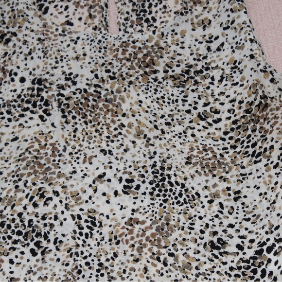 Rose + Olive Tank Top Blouse Women’s Medium Work Attire Animal Print - Picture 4 of 5